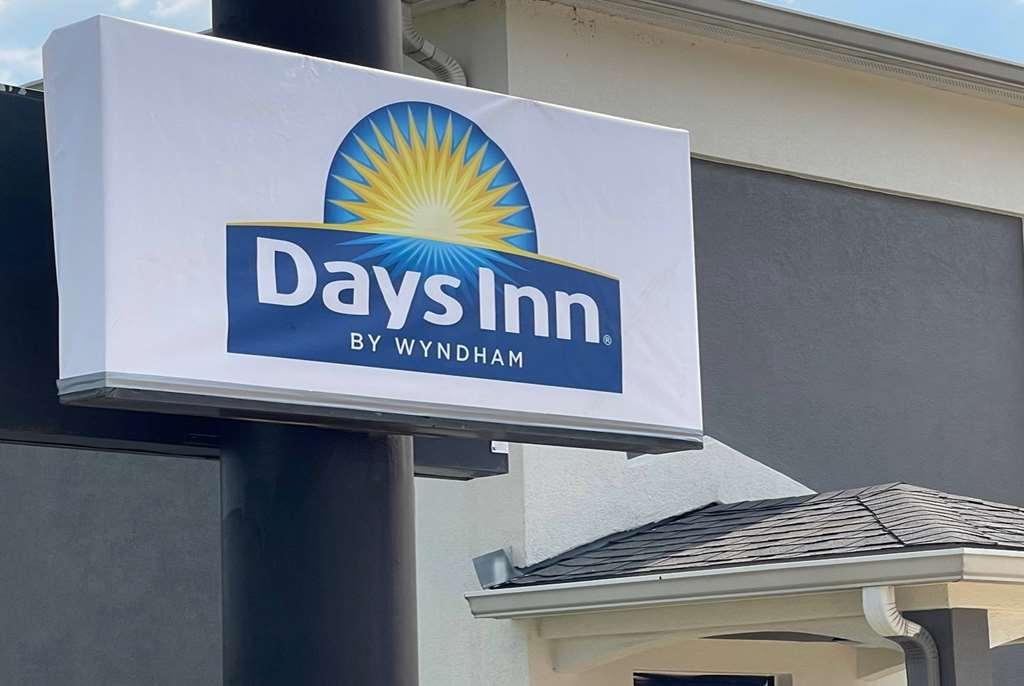 Days Inn By Wyndham Lafayette Scott Bagian luar foto