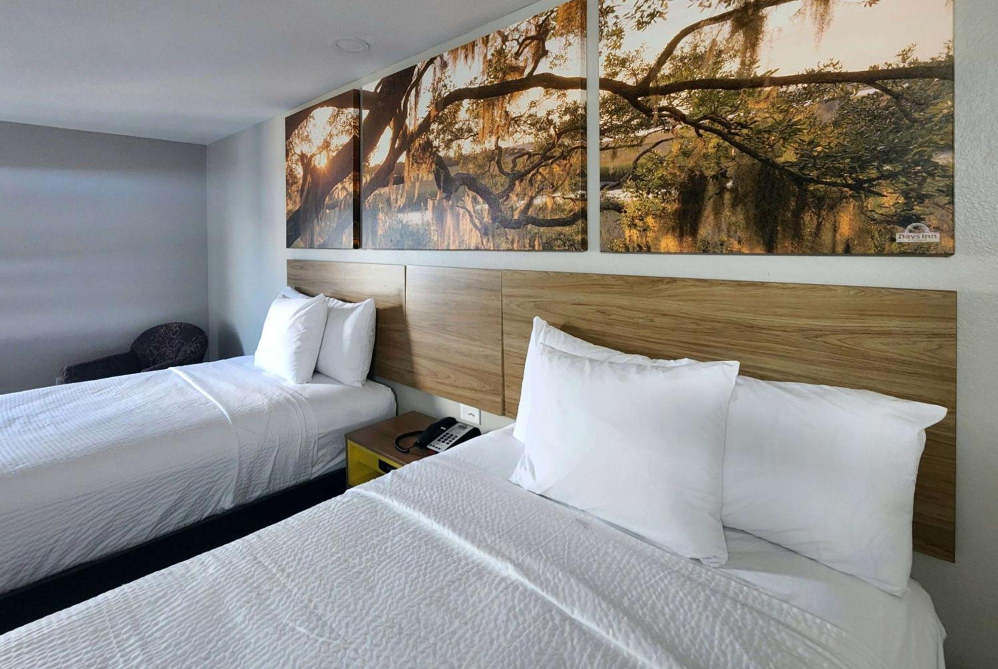 Days Inn By Wyndham Lafayette Scott Bagian luar foto